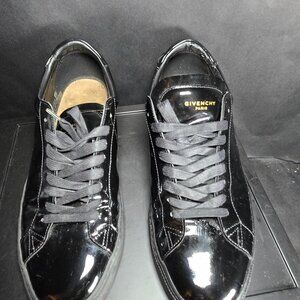 Givenchy dn0241 Size 43‎